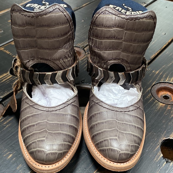 Freebird Slade in Stone Croco - Picture 8 of 13